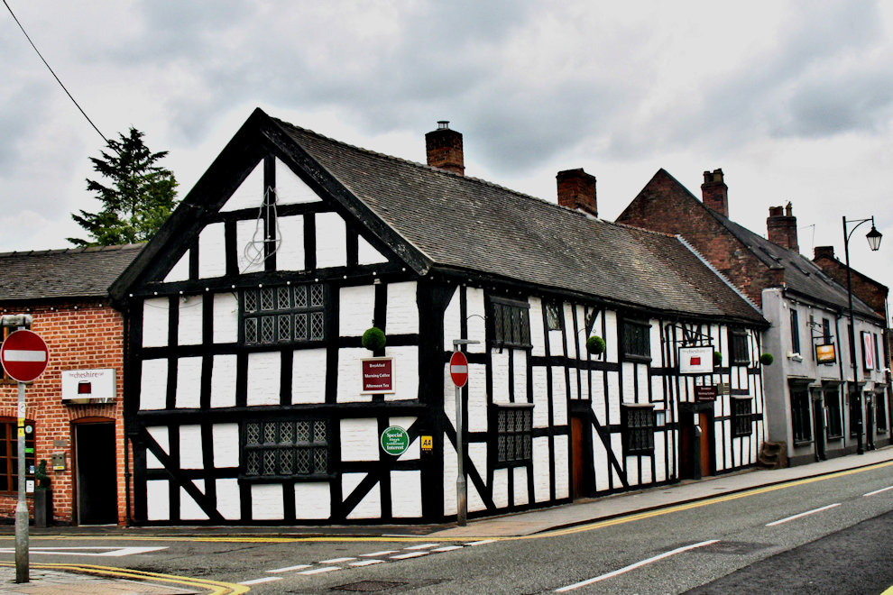 Cheshire Cat Hotel photograph